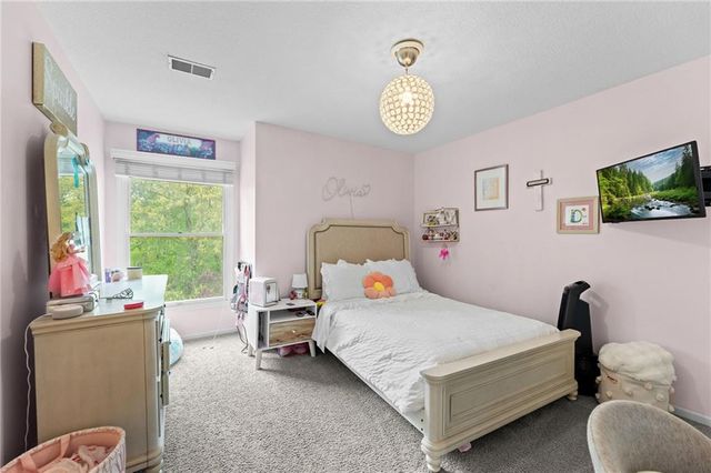 3320 N 128th Street, Kansas City, KS 66109