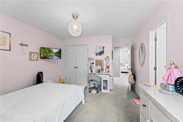 3320 N 128th Street, Kansas City, KS 66109