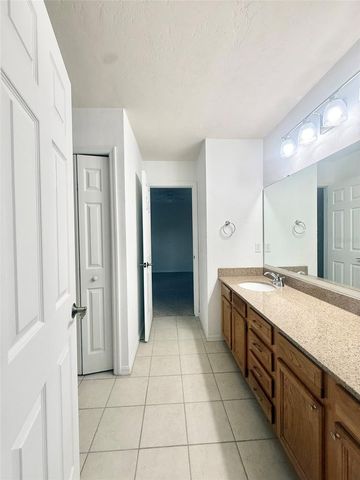 11572 NW 18TH PLACE, Gainesville, FL 32606