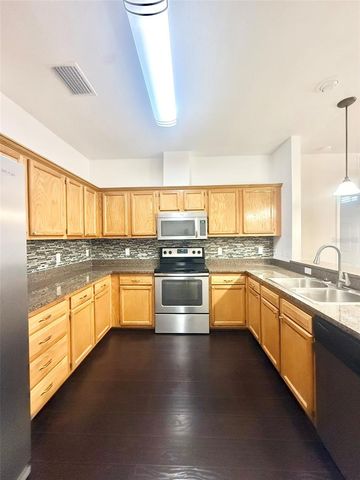 11572 NW 18TH PLACE, Gainesville, FL 32606