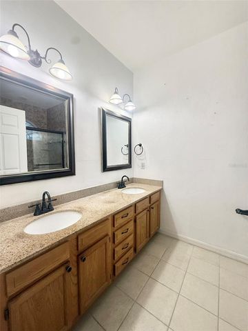 11572 NW 18TH PLACE, Gainesville, FL 32606