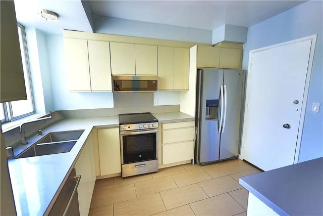 7309 Franklin Avenue 406, Los Angeles, CA 90046