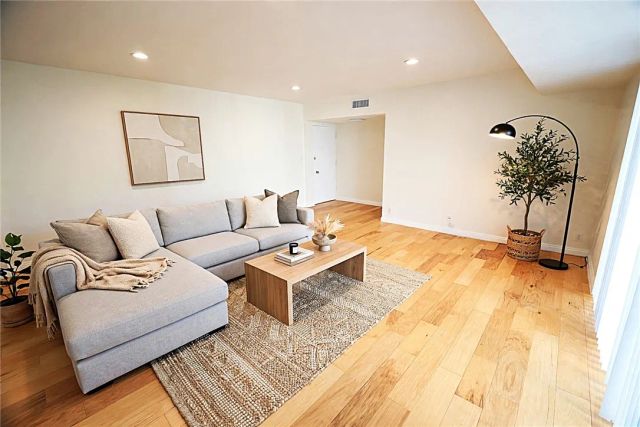 7309 Franklin Avenue 406, Los Angeles, CA 90046