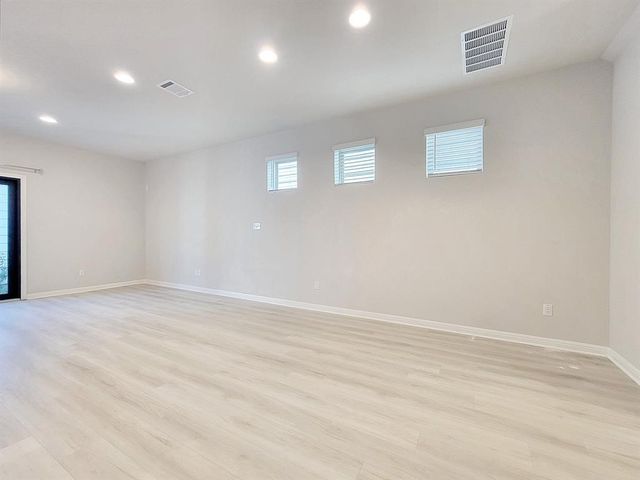 2044 Arendale DR, Leander, TX 78641