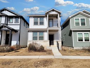 2044 Arendale DR, Leander, TX 78641
