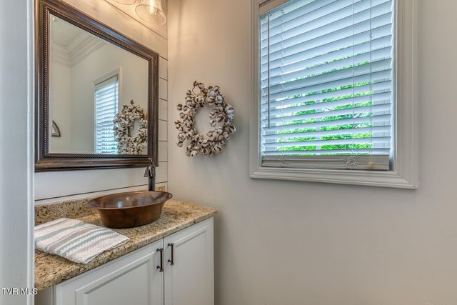 264 Southridge Drive, Blountville, TN 37617