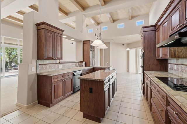 7009 E Starshine Street NE, Albuquerque, NM 87111