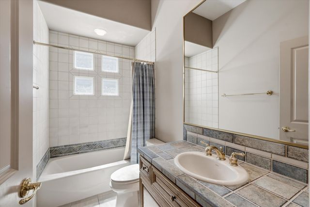 7009 E Starshine Street NE, Albuquerque, NM 87111