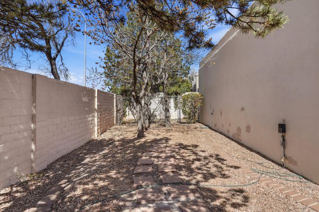 7009 E Starshine Street NE, Albuquerque, NM 87111