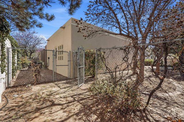 7009 E Starshine Street NE, Albuquerque, NM 87111