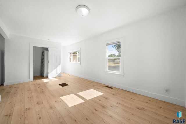 700 N Mable Ave Avenue, Sioux Falls, SD 57103