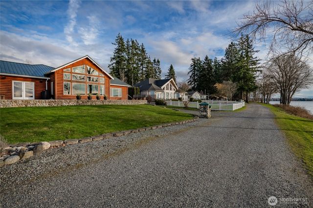 2176 Montfort Avenue, Blaine, WA 98230