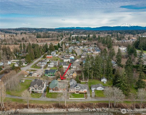 2176 Montfort Avenue, Blaine, WA 98230