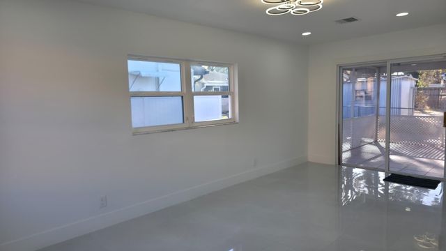 3216 W BEACH STREET, Tampa, FL 33607