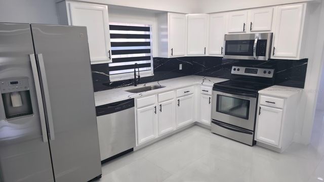 3216 W BEACH STREET, Tampa, FL 33607