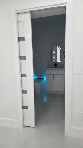 3216 W BEACH STREET, Tampa, FL 33607