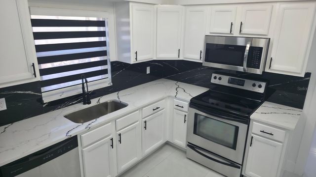 3216 W BEACH STREET, Tampa, FL 33607