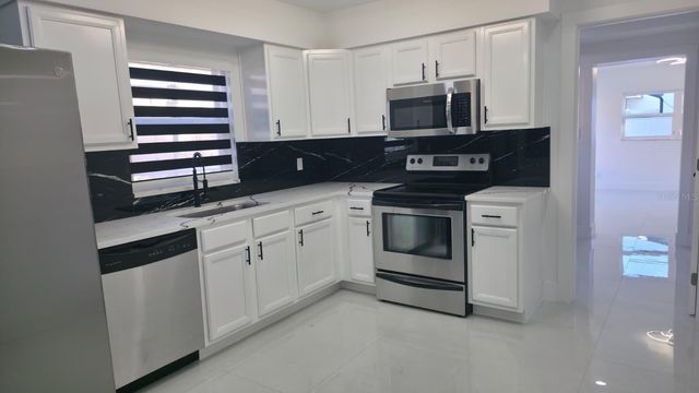 3216 W BEACH STREET, Tampa, FL 33607