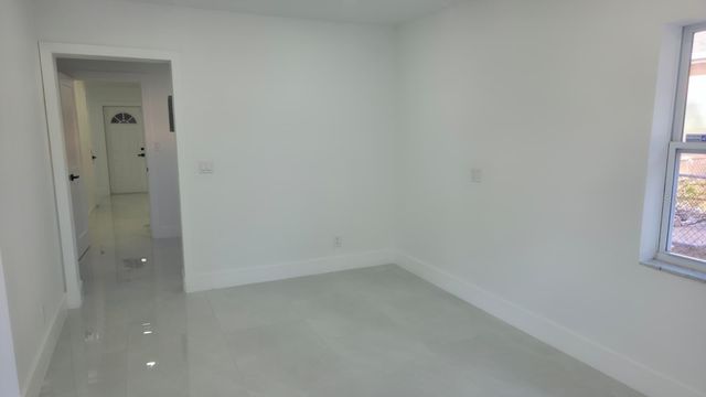 3216 W BEACH STREET, Tampa, FL 33607