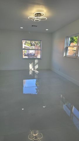 3216 W BEACH STREET, Tampa, FL 33607