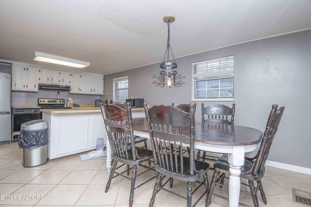 246 Old Blacksferry Lane, Clinton, TN 37716