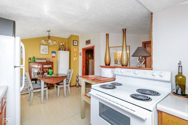 98 Bosstick Avenue, Danville, IN 46122