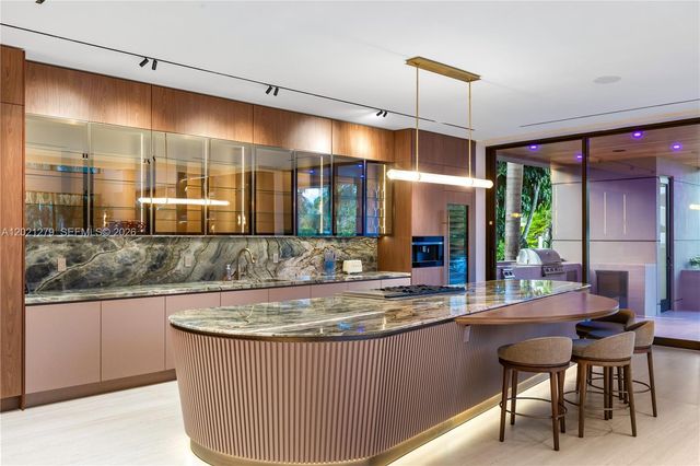 905 Belle Meade Island Dr, Miami, FL 33138