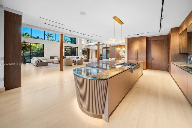 905 Belle Meade Island Dr, Miami, FL 33138