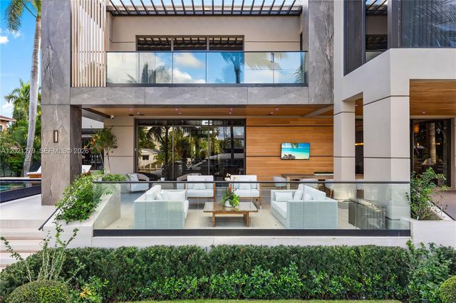 905 Belle Meade Island Dr, Miami, FL 33138