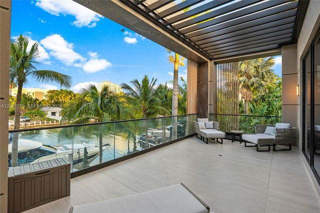 905 Belle Meade Island Dr, Miami, FL 33138