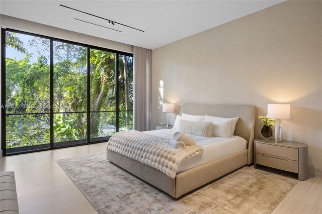 905 Belle Meade Island Dr, Miami, FL 33138