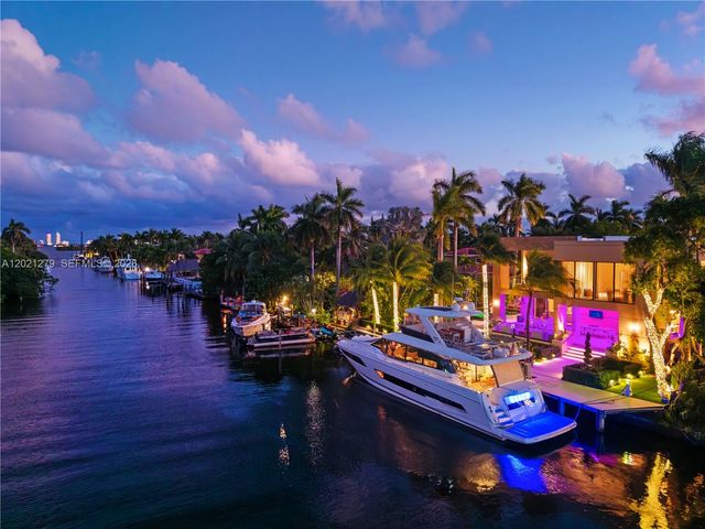 905 Belle Meade Island Dr, Miami, FL 33138