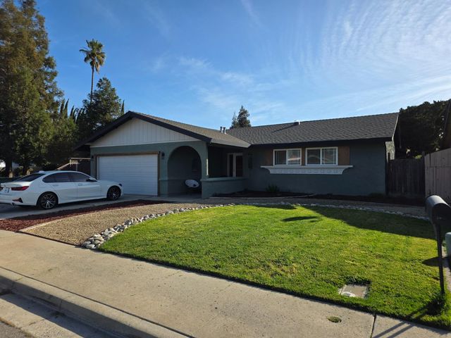 2690 Princeton Ct, Turlock, CA 95382