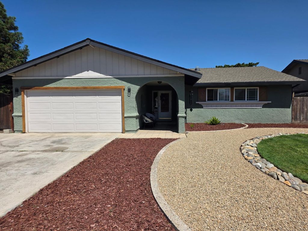 2690 Princeton Ct, Turlock, CA 95382