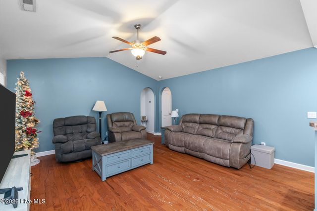 106 Oyster Landing Drive, Sneads Ferry, NC 28460