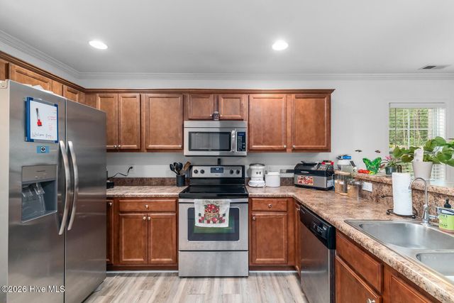 106 Oyster Landing Drive, Sneads Ferry, NC 28460