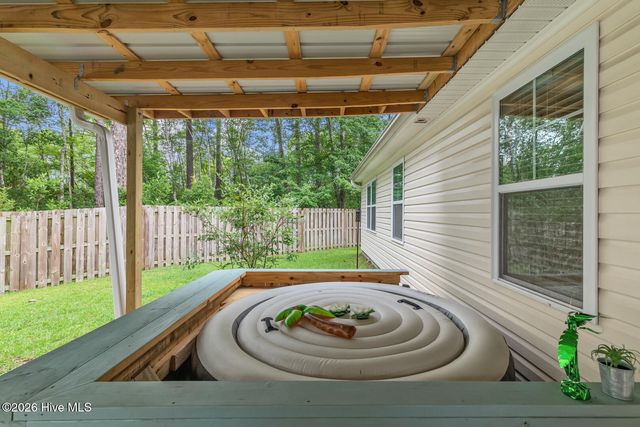 106 Oyster Landing Drive, Sneads Ferry, NC 28460