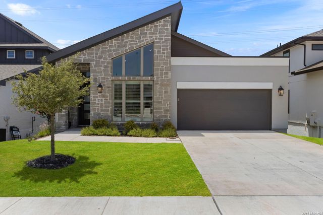 230 Navarro, Boerne, TX 78006