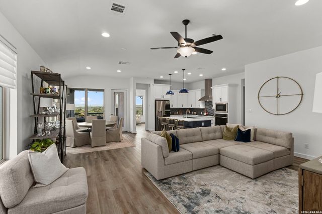 230 Navarro, Boerne, TX 78006