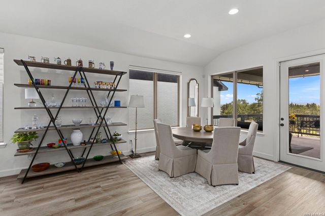 230 Navarro, Boerne, TX 78006