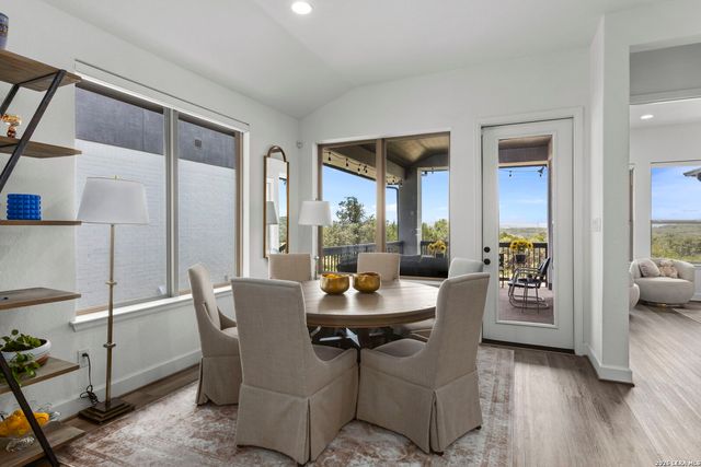 230 Navarro, Boerne, TX 78006