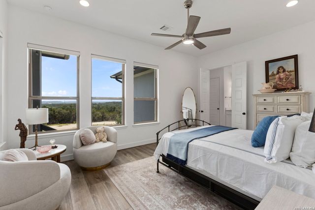 230 Navarro, Boerne, TX 78006