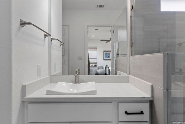 230 Navarro, Boerne, TX 78006
