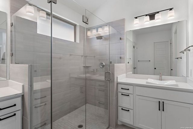 230 Navarro, Boerne, TX 78006