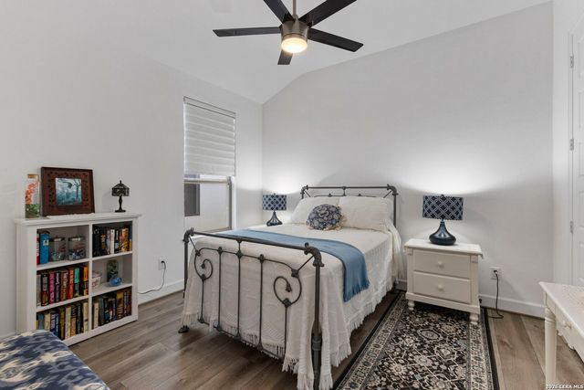 230 Navarro, Boerne, TX 78006
