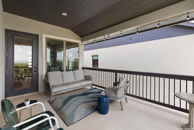 230 Navarro, Boerne, TX 78006