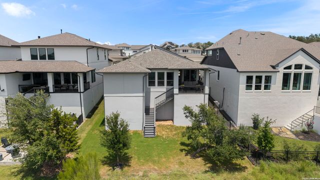 230 Navarro, Boerne, TX 78006