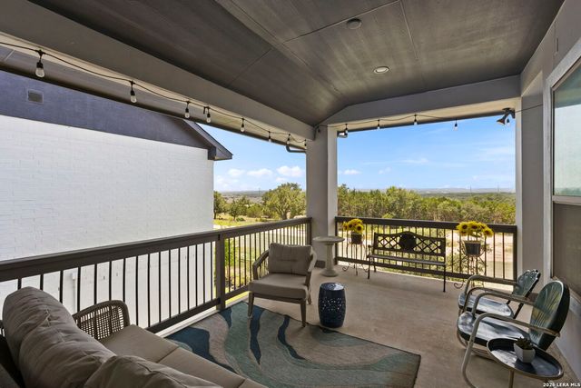 230 Navarro, Boerne, TX 78006