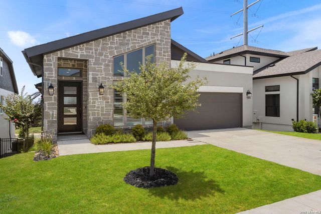 230 Navarro, Boerne, TX 78006