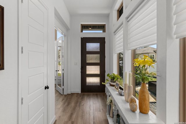 230 Navarro, Boerne, TX 78006